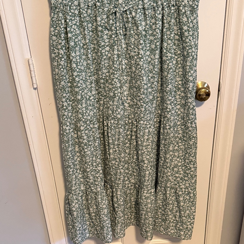 Women's Green Floral Midi Dress with V-Neck and Drawstring Waist - Picture 3 of 4